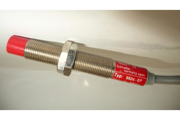 Inductive Proximity Sensor, 9924-07, Pulsotronic  (14 Days Warrenty on Entire Stock)